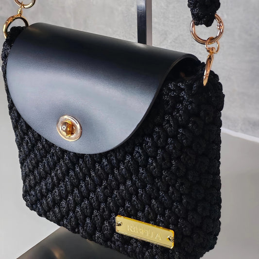 „Éjmadár" kézitáska - fekete