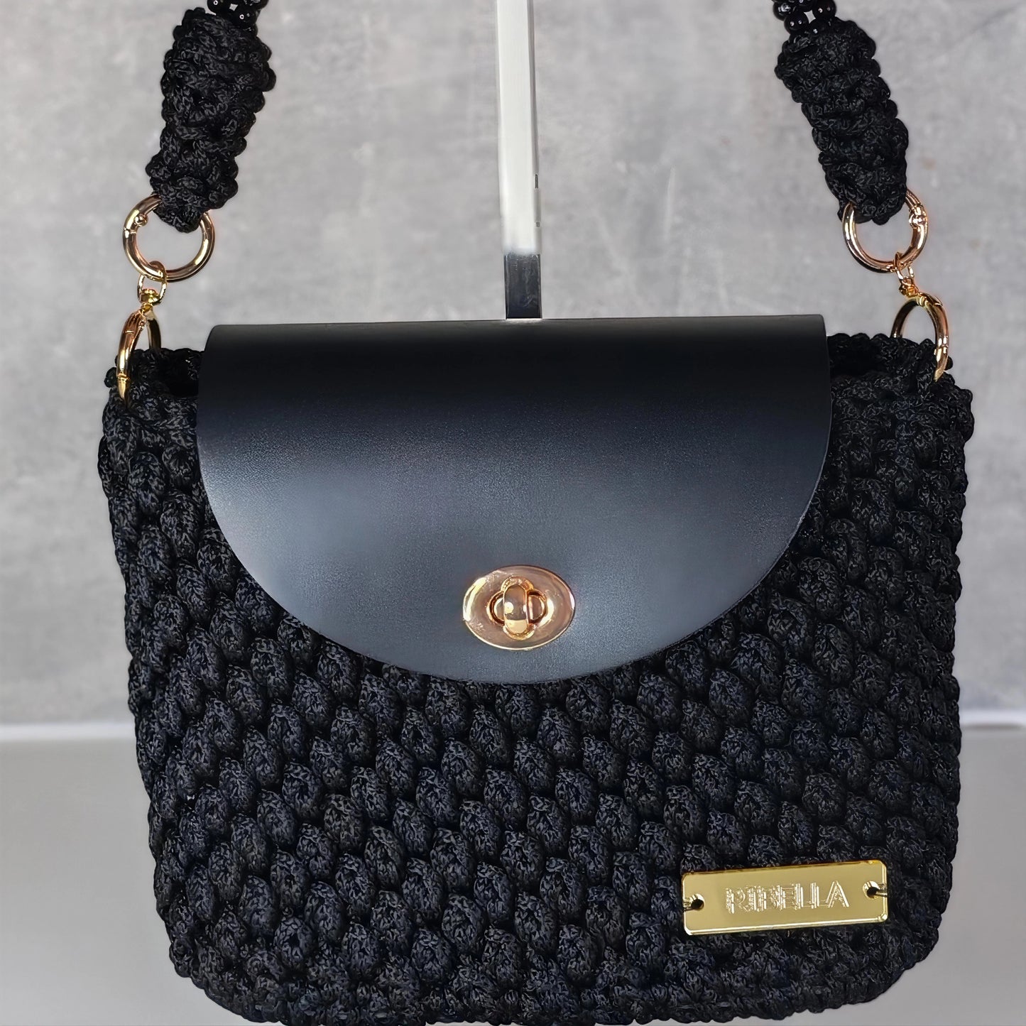 „Éjmadár" kézitáska - fekete